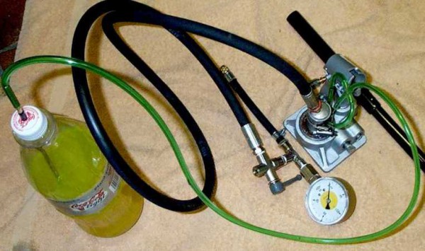 hydragas-bottle-jack-pump-diy-servicing-hydrolastic-suspension.jpg